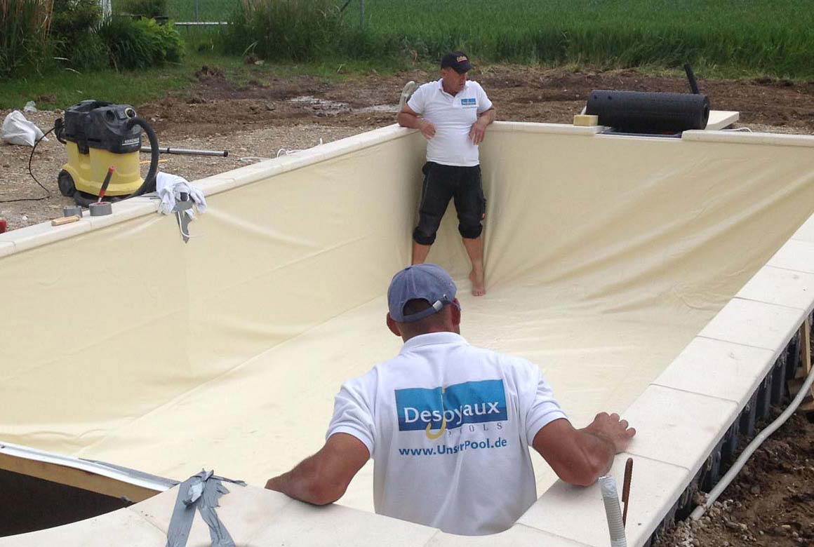 Pool bauen Aachen Liner anpassen
